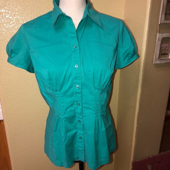 Ann Taylor Tops - SALE🥳 Ann Taylor button down blouse